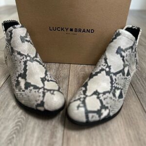 Beautiful “Lucky Brand” booties!!